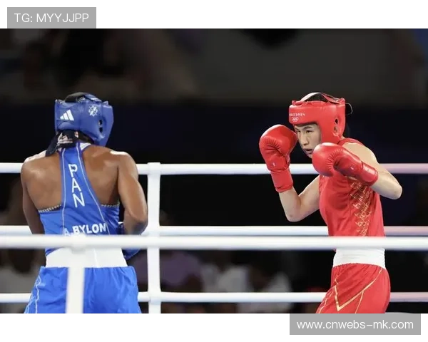 新疆拳击运动员世锦赛归来走进利物浦小学传播拳击文化激励青少年梦想